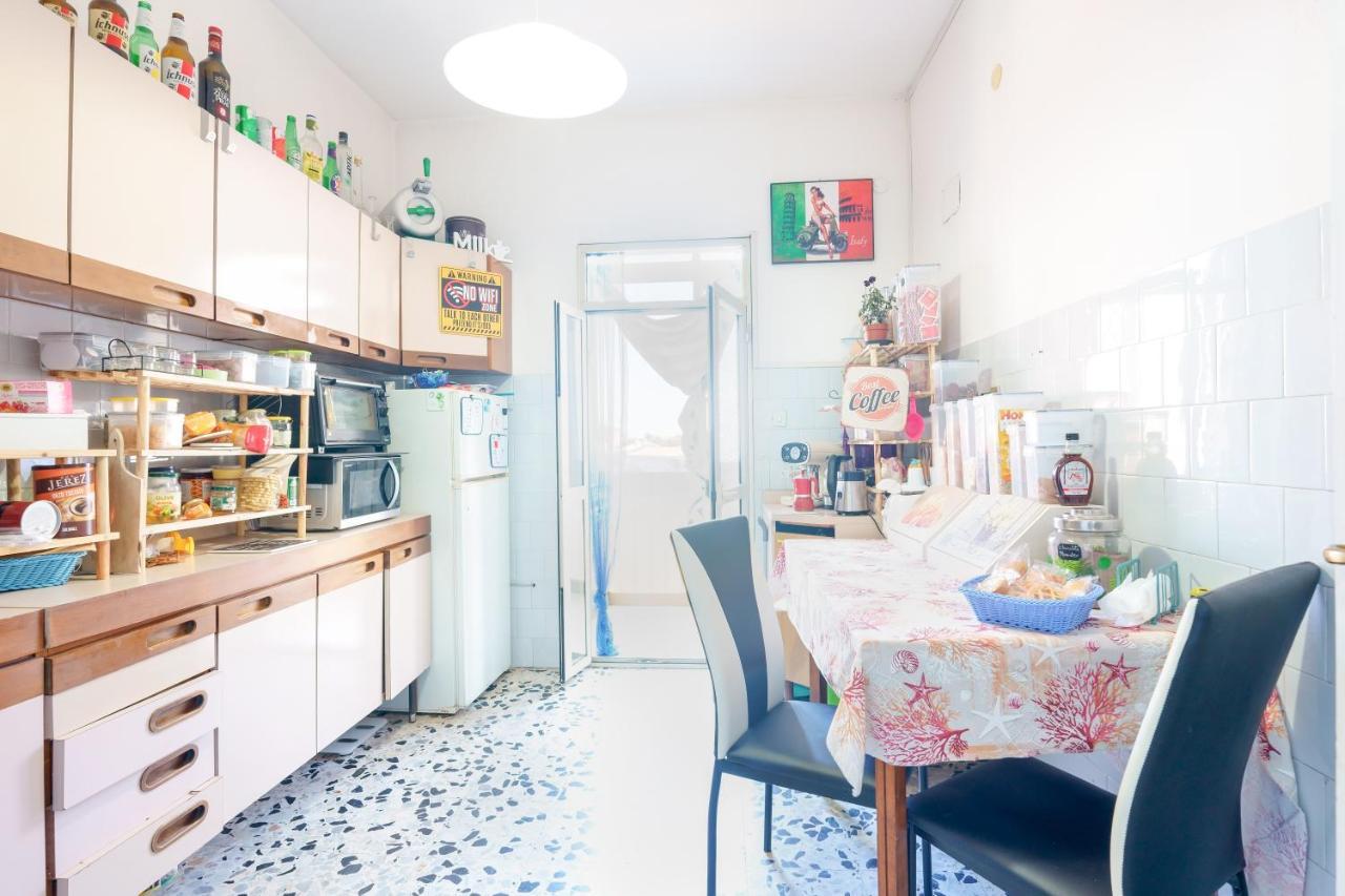 B&B Pothos - Eng Ita - Air Conditioning Wi-Fi Fridge Netflix Local Guide - Aria Condizionata, Frigo, Internet, Guida Locale Cagliari Eksteriør billede