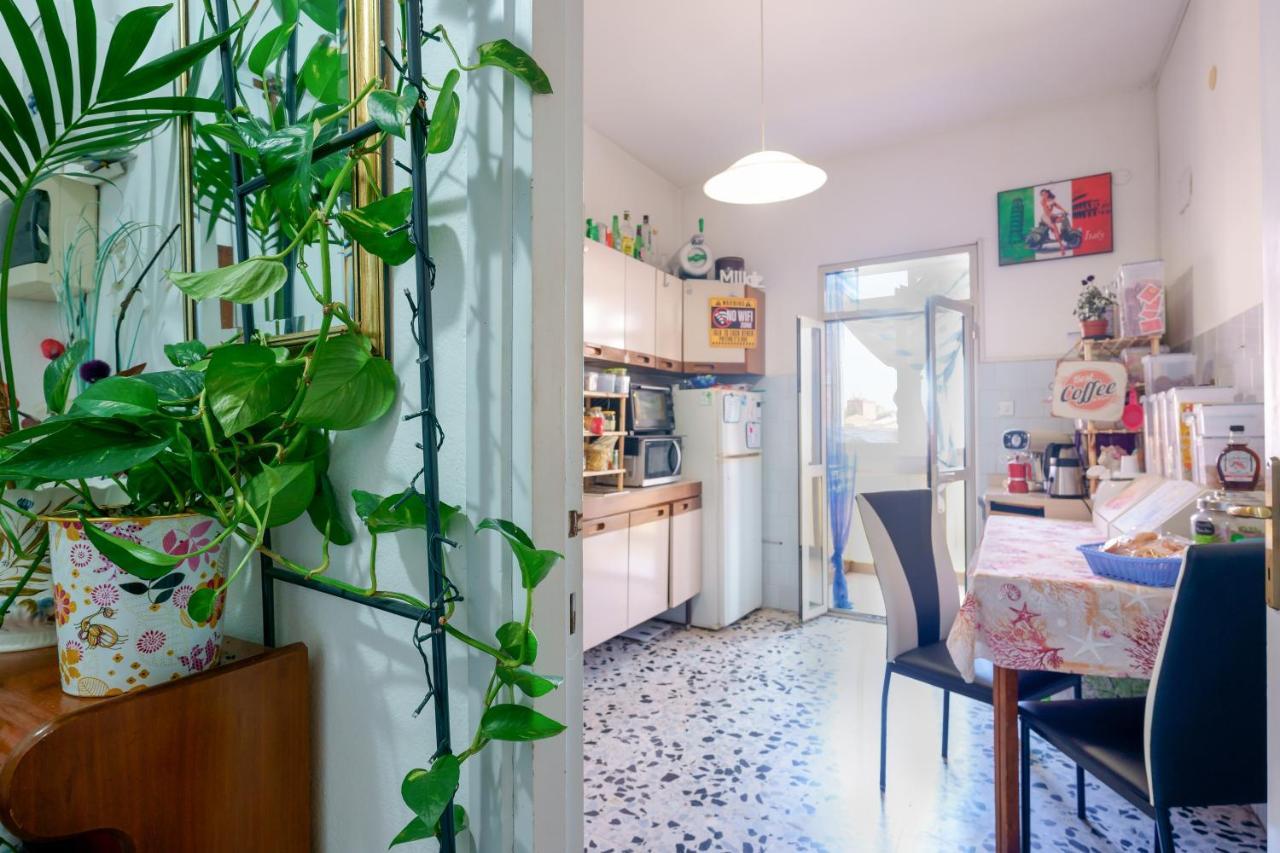 B&B Pothos - Eng Ita - Air Conditioning Wi-Fi Fridge Netflix Local Guide - Aria Condizionata, Frigo, Internet, Guida Locale Cagliari Eksteriør billede