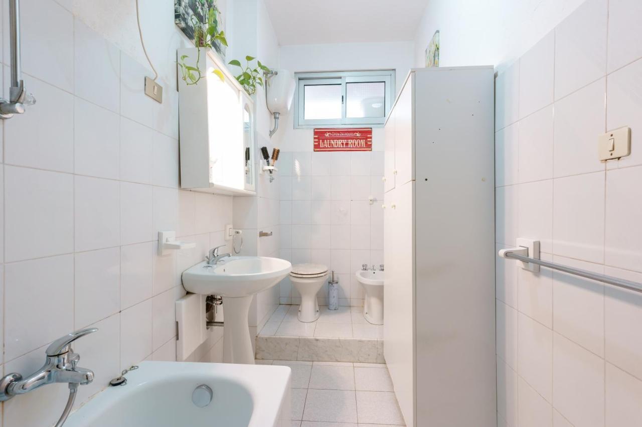 B&B Pothos - Eng Ita - Air Conditioning Wi-Fi Fridge Netflix Local Guide - Aria Condizionata, Frigo, Internet, Guida Locale Cagliari Eksteriør billede