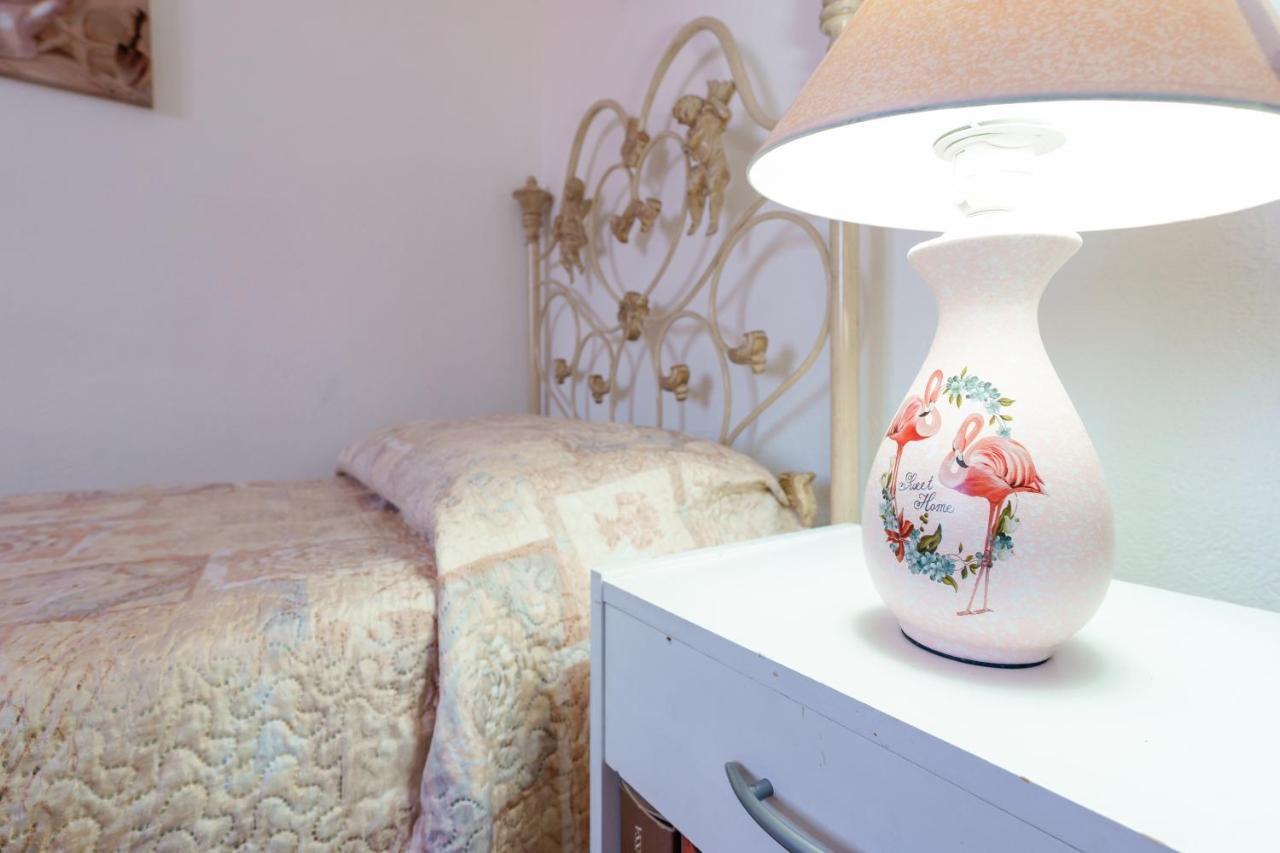 B&B Pothos - Eng Ita - Air Conditioning Wi-Fi Fridge Netflix Local Guide - Aria Condizionata, Frigo, Internet, Guida Locale Cagliari Eksteriør billede