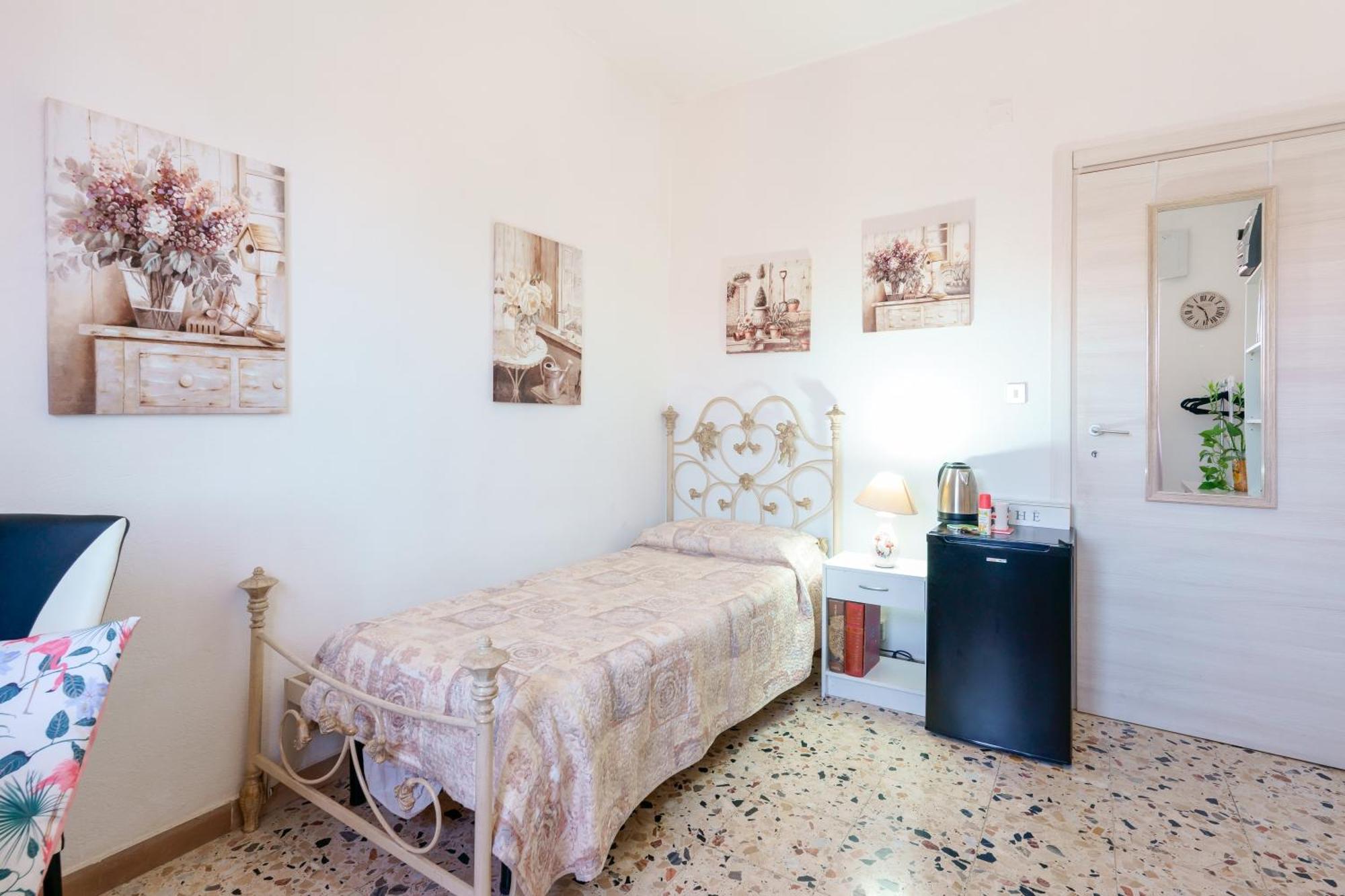 B&B Pothos - Eng Ita - Air Conditioning Wi-Fi Fridge Netflix Local Guide - Aria Condizionata, Frigo, Internet, Guida Locale Cagliari Eksteriør billede
