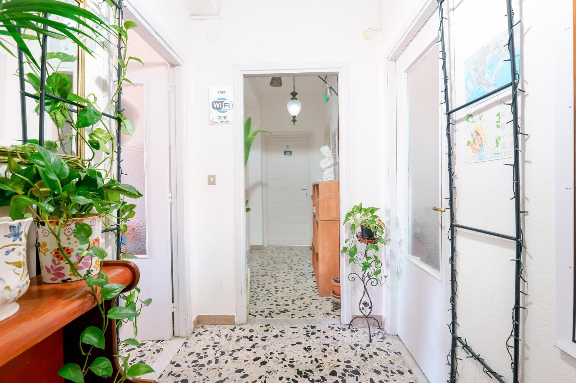 B&B Pothos - Eng Ita - Air Conditioning Wi-Fi Fridge Netflix Local Guide - Aria Condizionata, Frigo, Internet, Guida Locale Cagliari Eksteriør billede
