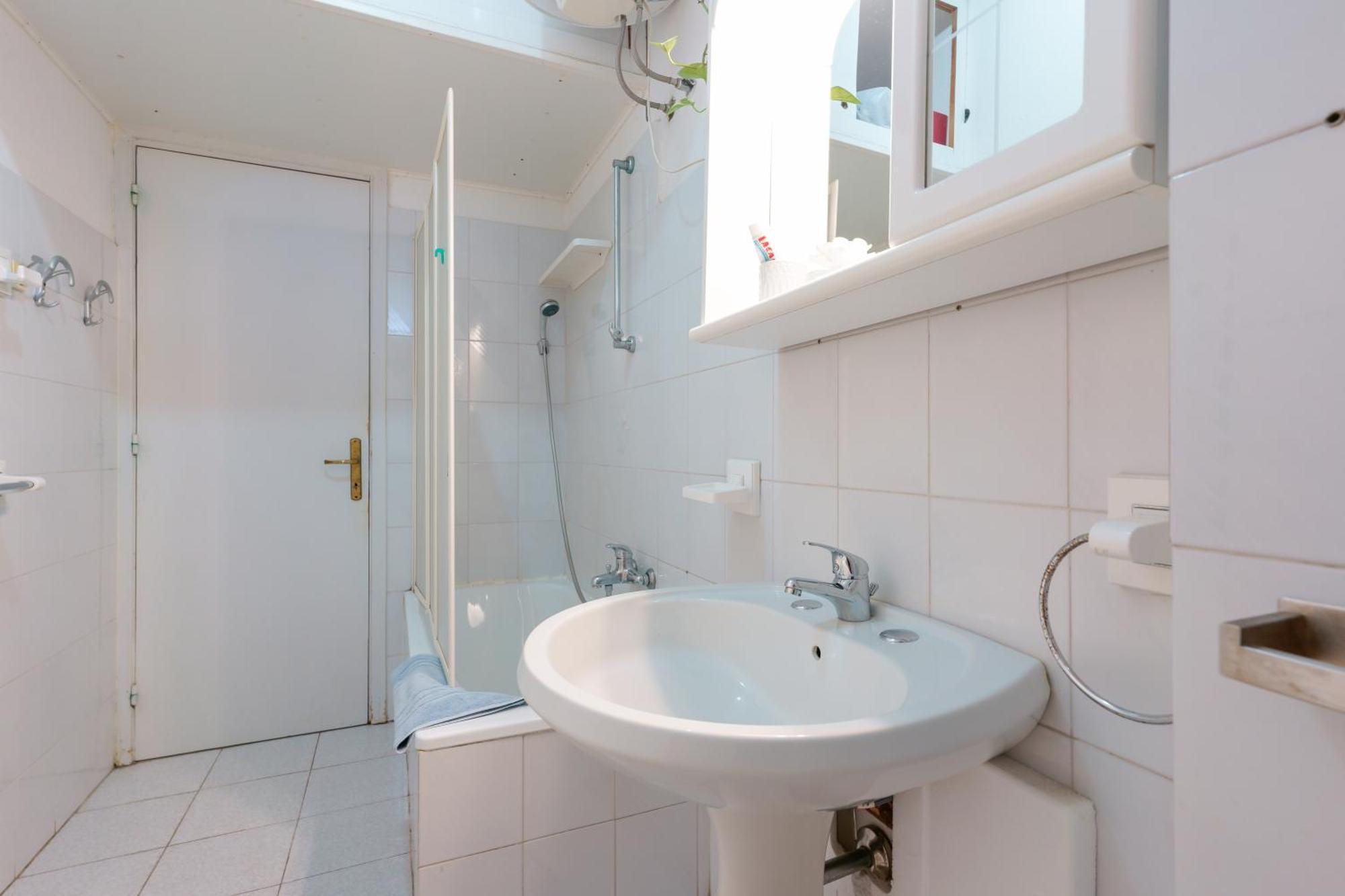 B&B Pothos - Eng Ita - Air Conditioning Wi-Fi Fridge Netflix Local Guide - Aria Condizionata, Frigo, Internet, Guida Locale Cagliari Eksteriør billede